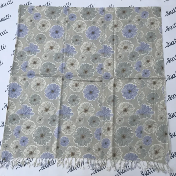 Clean woolen shawl with printed design
