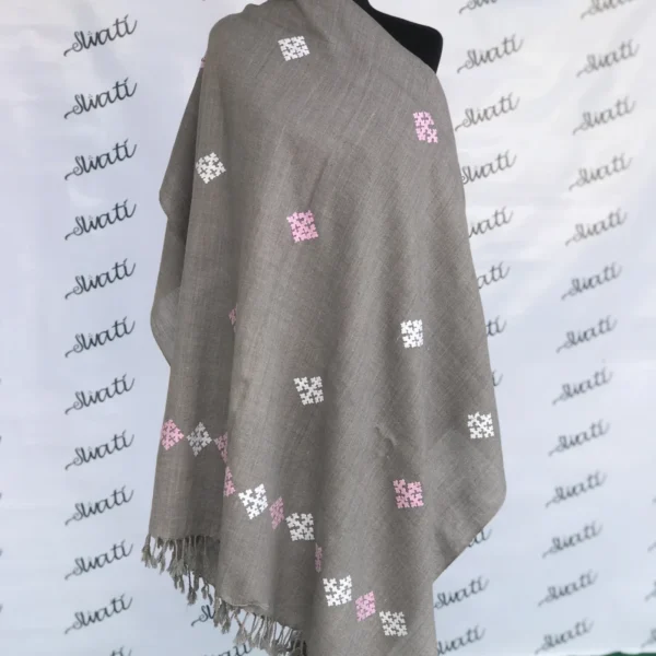 Sindhi hand embroidery women woolen shawl