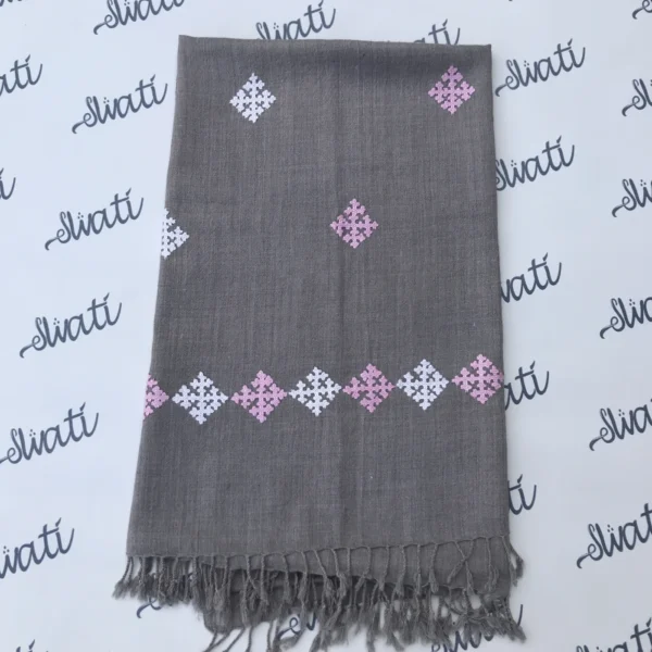 Sindhi hand embroidery women woolen shawl