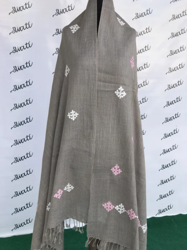 Sindhi hand embroidery women woolen shawl