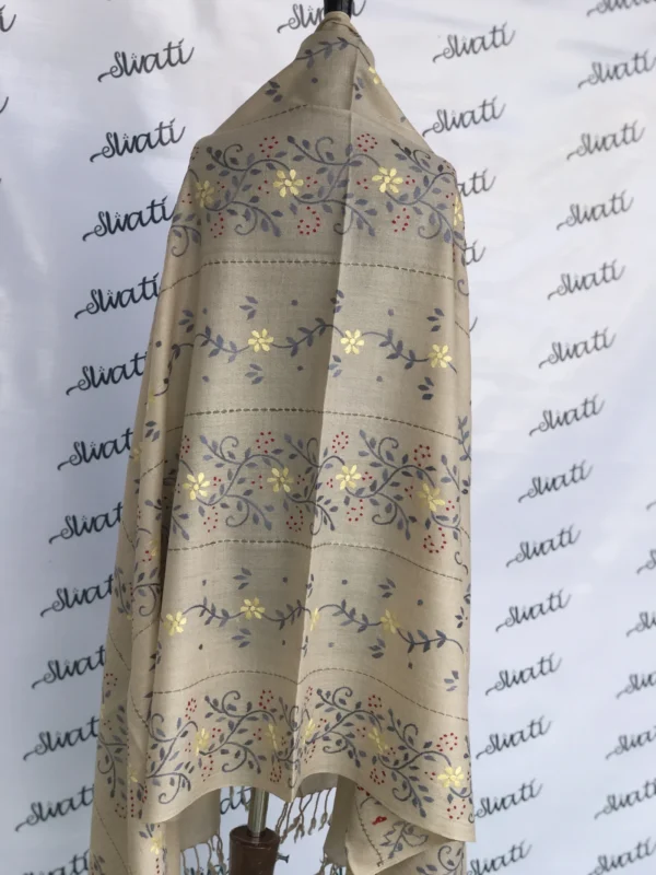 Taar Kashi and hand embroidery light color attractive design