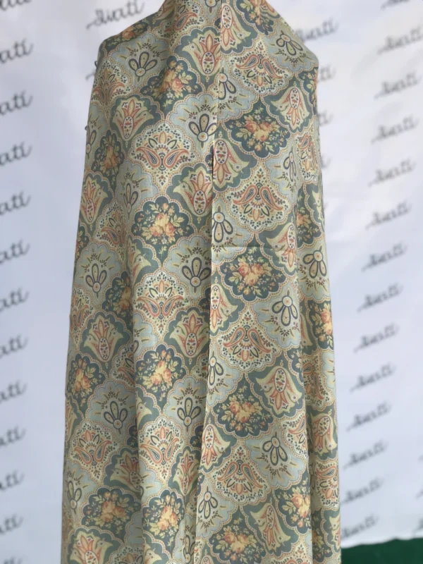 Women woolen shawl with attractive printed desing