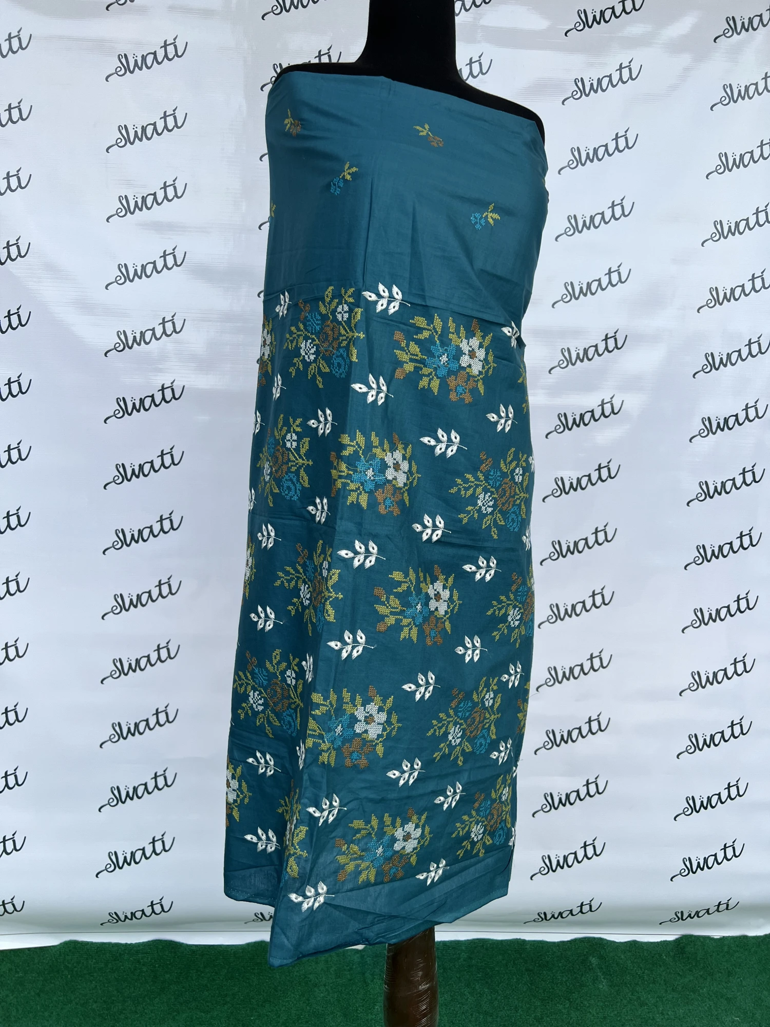 Women Summer Lawn 2 piece with attractive Blue Dianne color and high contrast embroidery